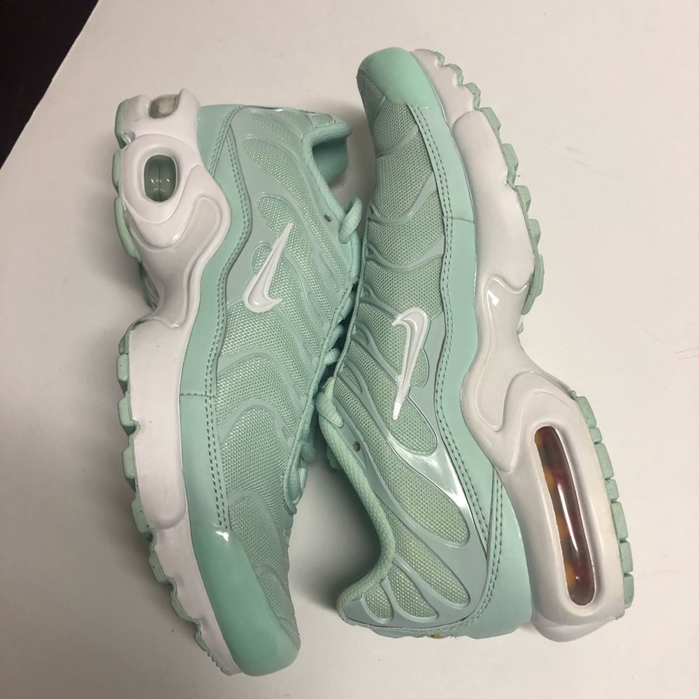 NIKE Air Max Plus GS Youth Sz 5.5Y Womens Sz 7 - Picture 2 of 5